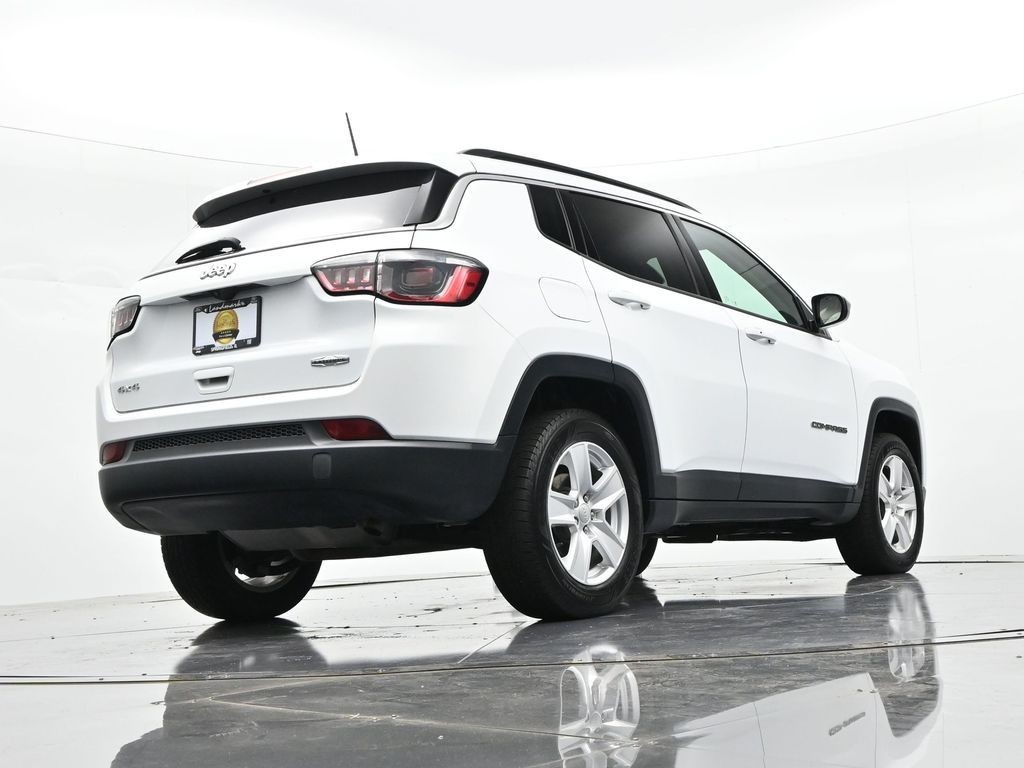 Jeep Compass Vehicle Full-screen Gallery Image 21