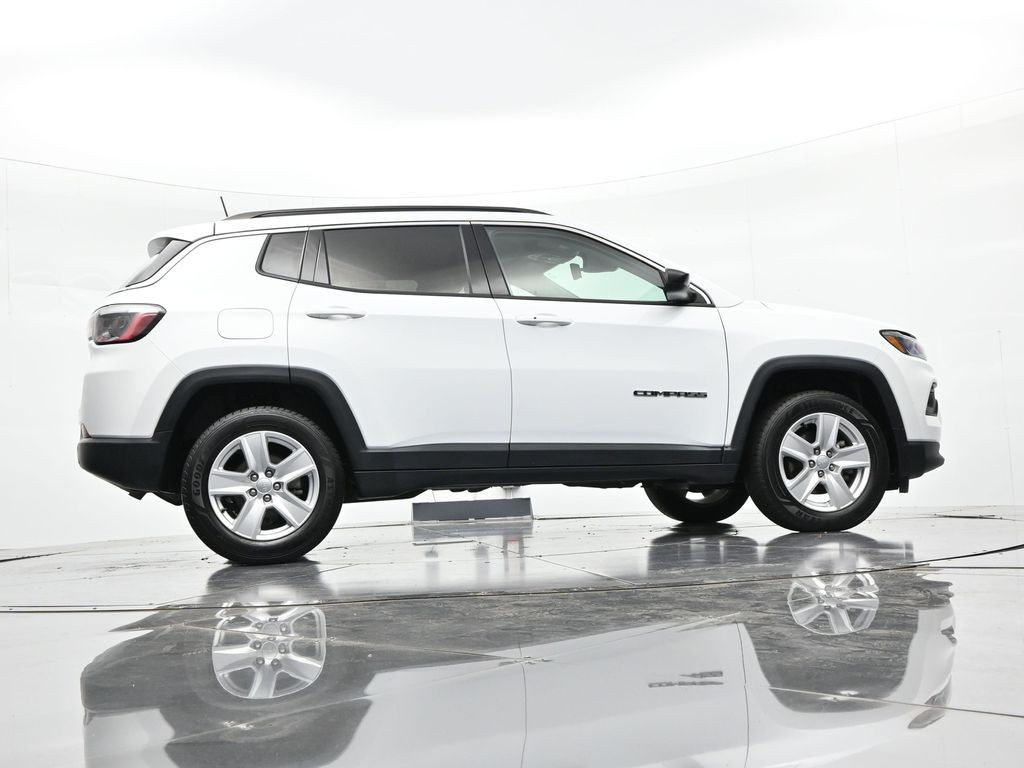 Jeep Compass Vehicle Full-screen Gallery Image 22