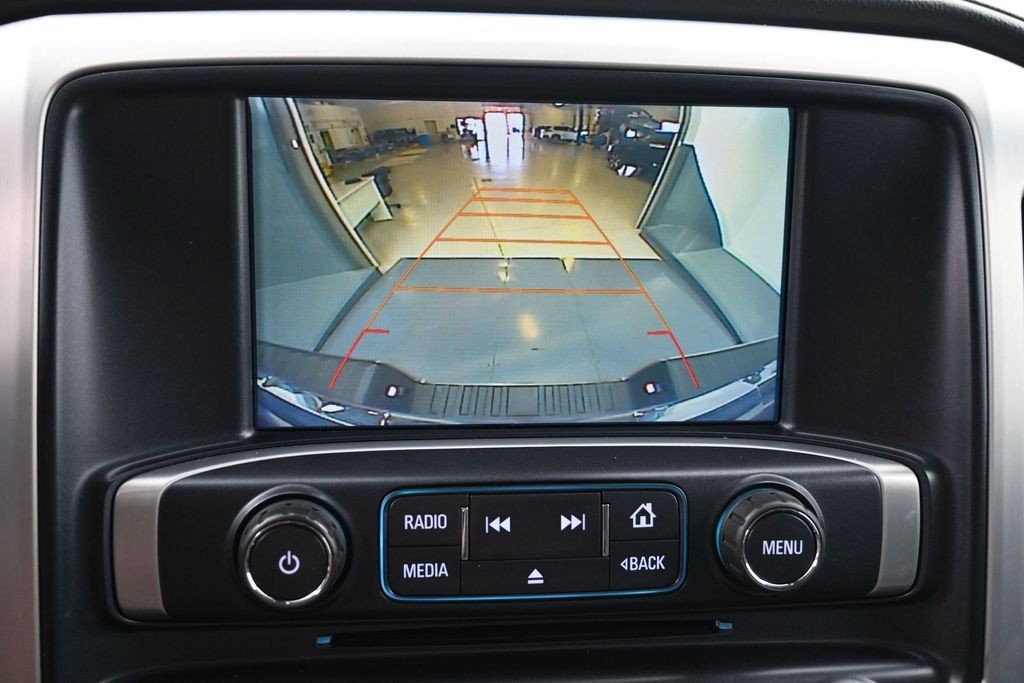 GMC Sierra 1500 Vehicle Full-screen Gallery Image 12