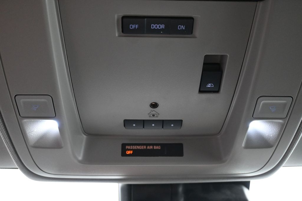 GMC Sierra 1500 Vehicle Full-screen Gallery Image 14
