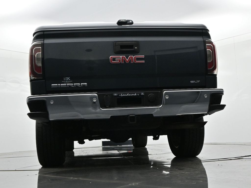 GMC Sierra 1500 Vehicle Full-screen Gallery Image 26