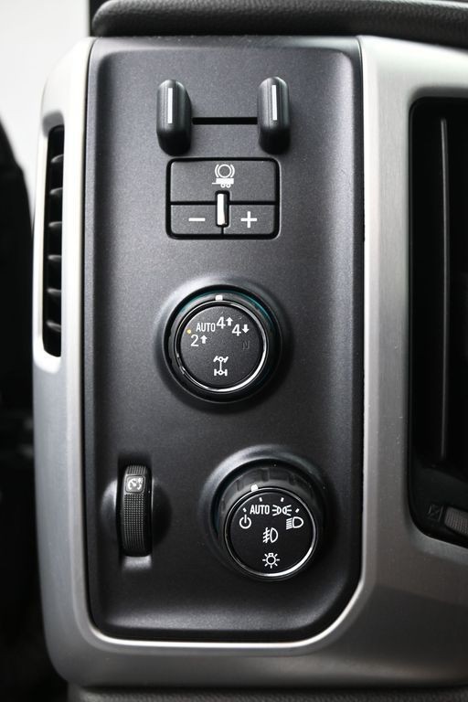 GMC Sierra 1500 Vehicle Full-screen Gallery Image 18