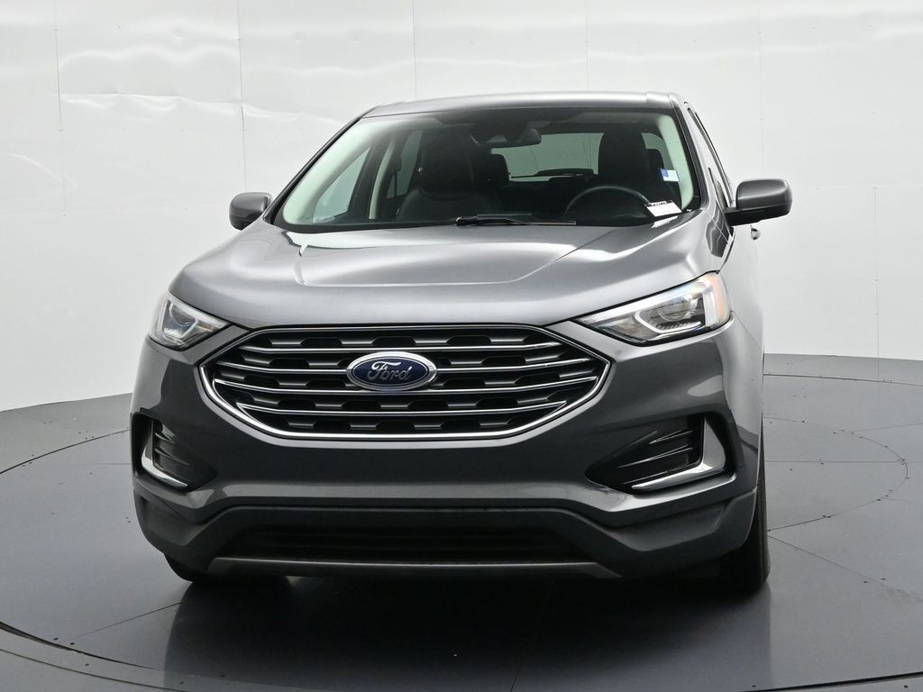 Ford Edge Vehicle Full-screen Gallery Image 3