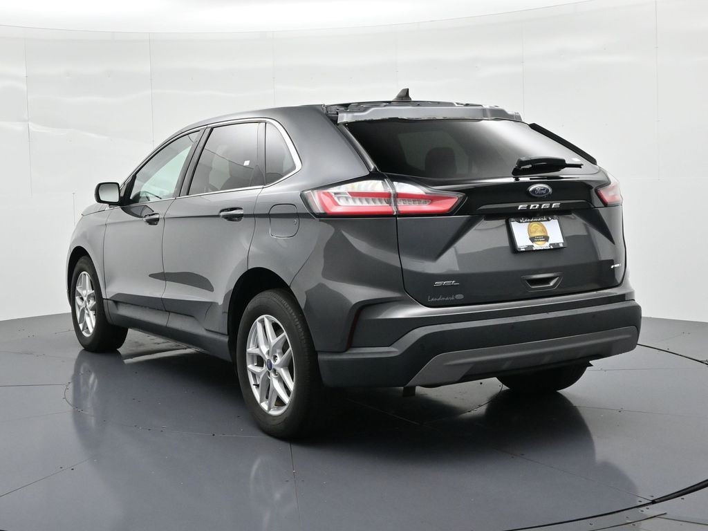Ford Edge Vehicle Full-screen Gallery Image 8