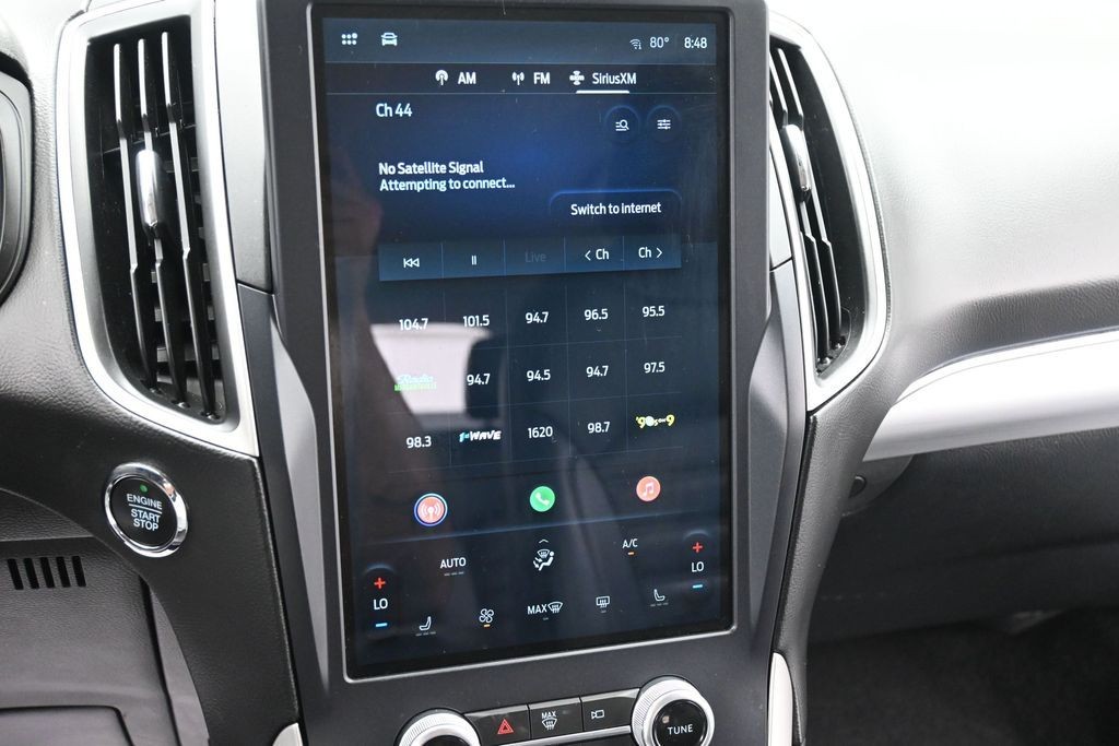 Ford Edge Vehicle Full-screen Gallery Image 10