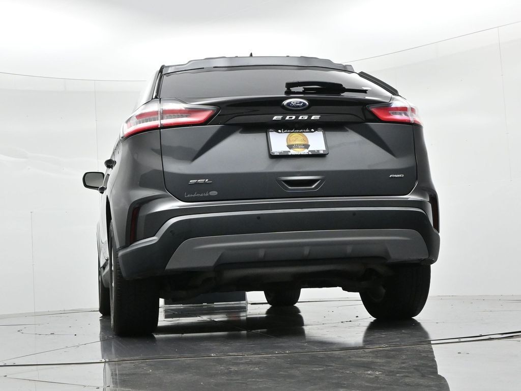 Ford Edge Vehicle Full-screen Gallery Image 20