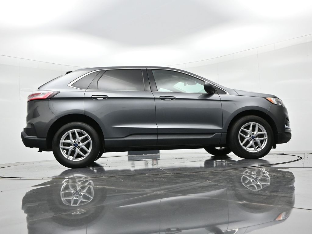 Ford Edge Vehicle Full-screen Gallery Image 22