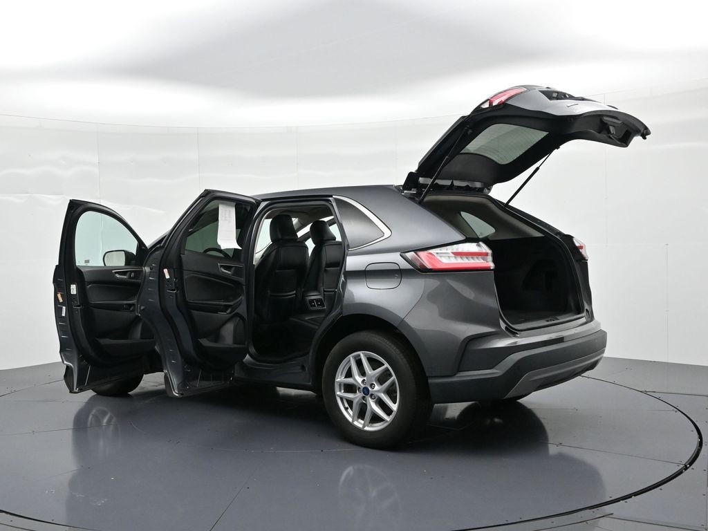Ford Edge Vehicle Full-screen Gallery Image 24