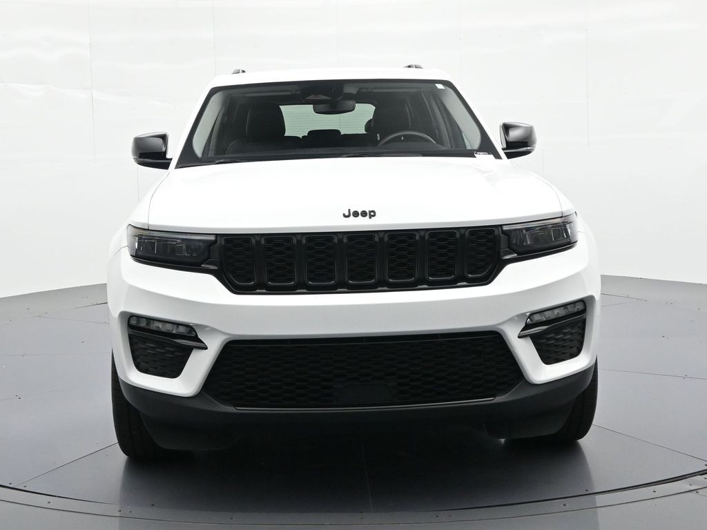 Jeep Grand Cherokee Vehicle Full-screen Gallery Image 07