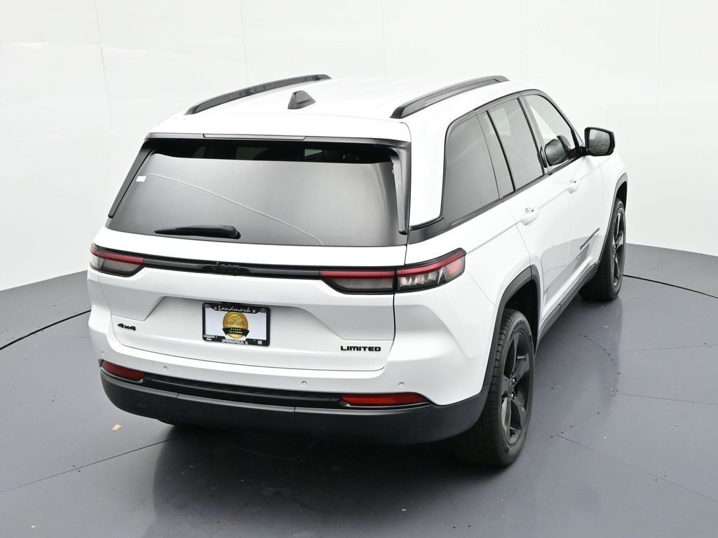Jeep Grand Cherokee Vehicle Full-screen Gallery Image 18