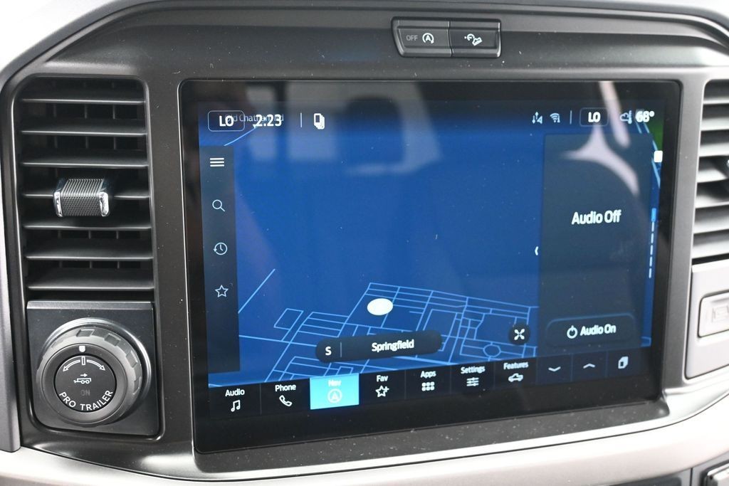Ford F-150 Vehicle Full-screen Gallery Image 14
