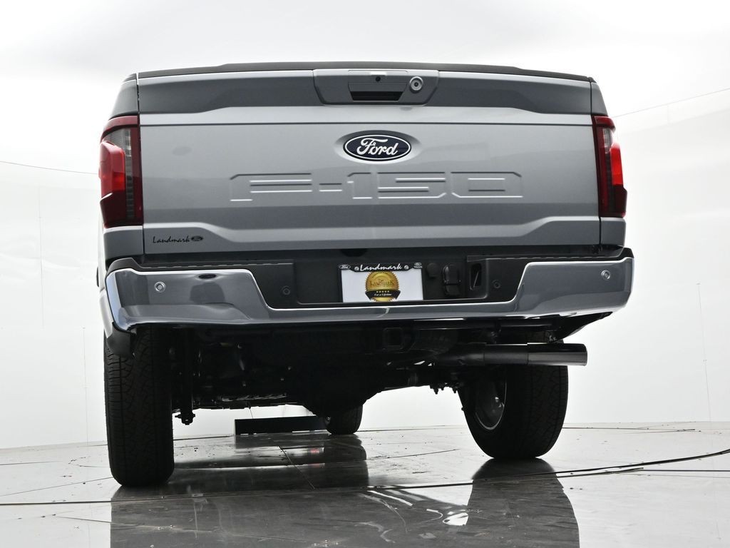 Ford F-150 Vehicle Full-screen Gallery Image 23