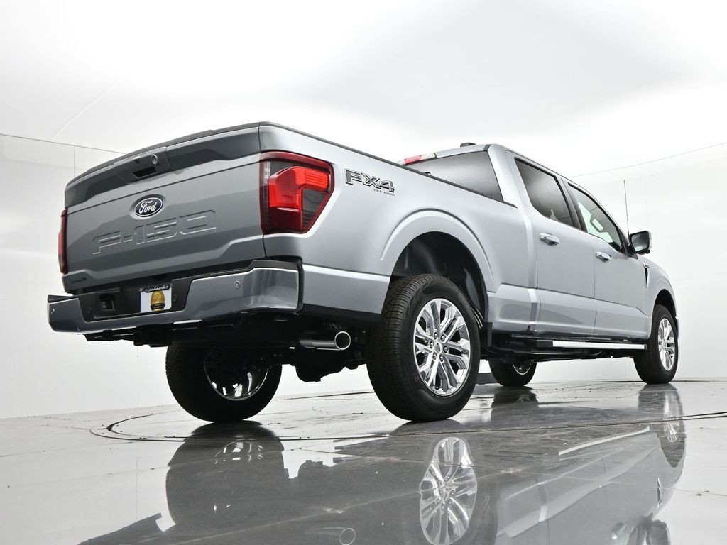 Ford F-150 Vehicle Full-screen Gallery Image 24