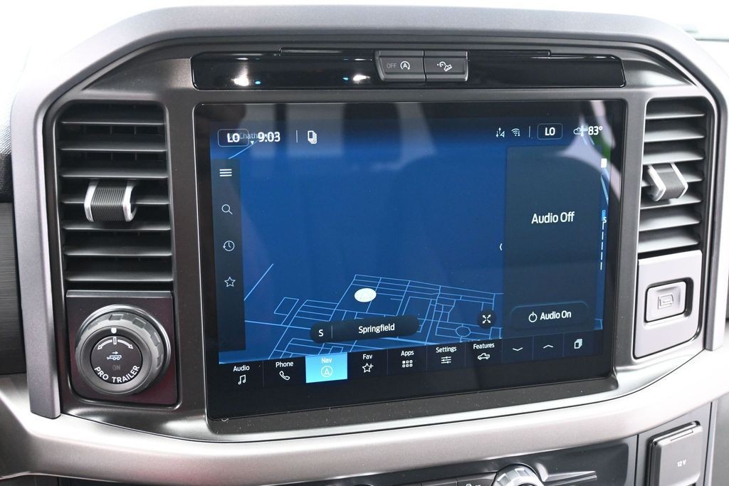 Ford F-150 Vehicle Full-screen Gallery Image 11