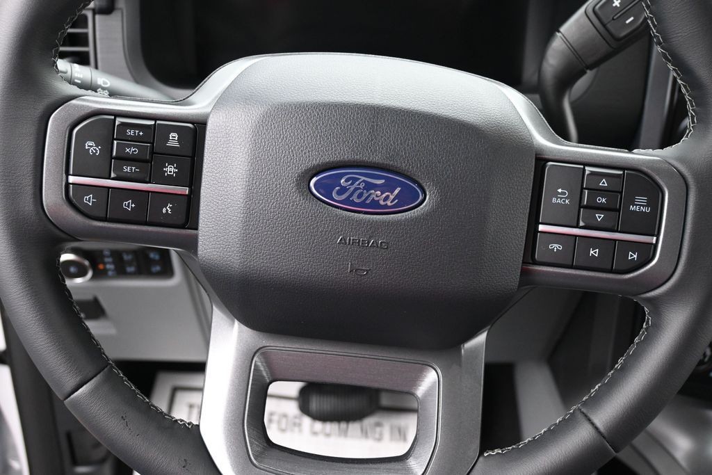 Ford F-150 Vehicle Full-screen Gallery Image 14