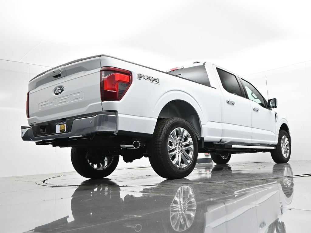 Ford F-150 Vehicle Full-screen Gallery Image 24