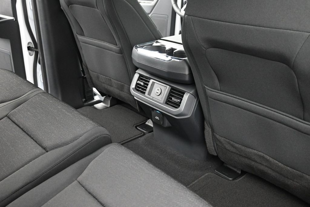 Ford F-150 Vehicle Full-screen Gallery Image 10