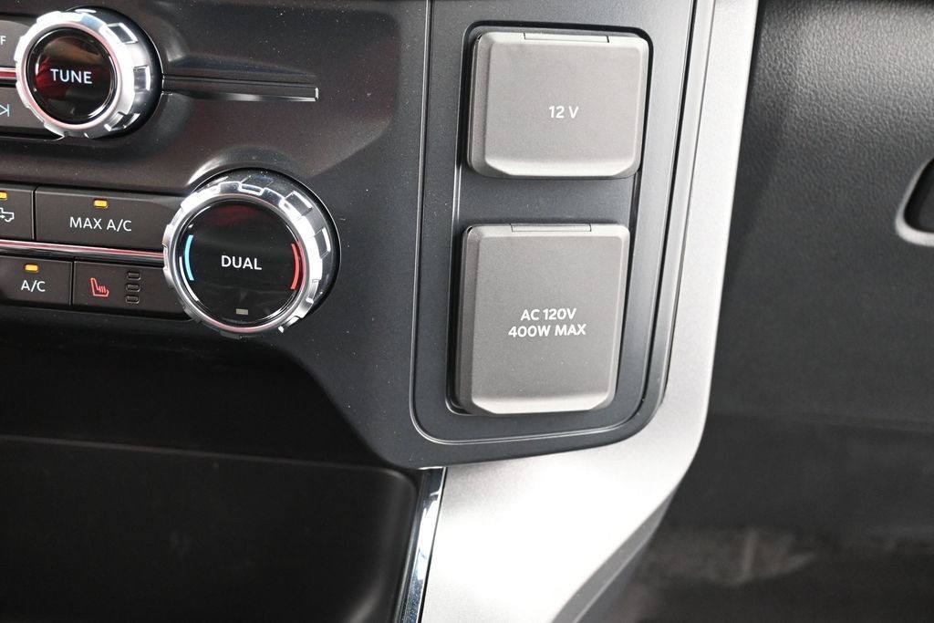 Ford F-150 Vehicle Full-screen Gallery Image 13