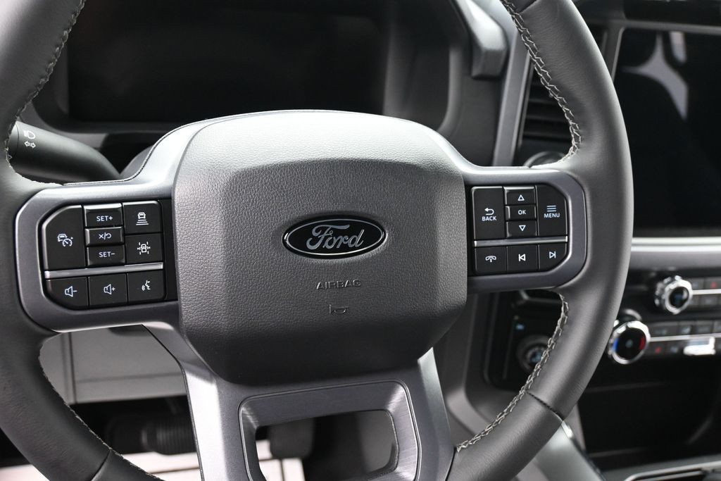 Ford F-150 Vehicle Full-screen Gallery Image 14