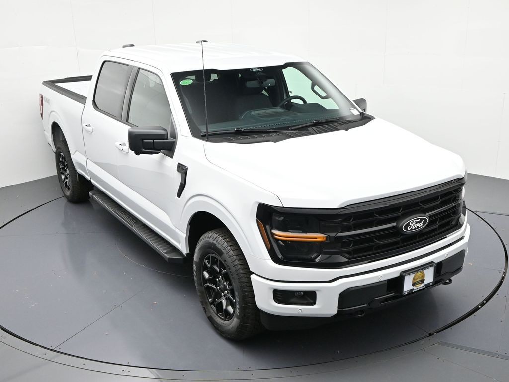 Ford F-150 Vehicle Full-screen Gallery Image 16