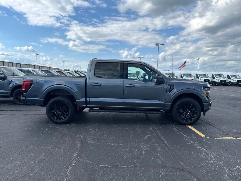 Ford F-150 Vehicle Full-screen Gallery Image 7