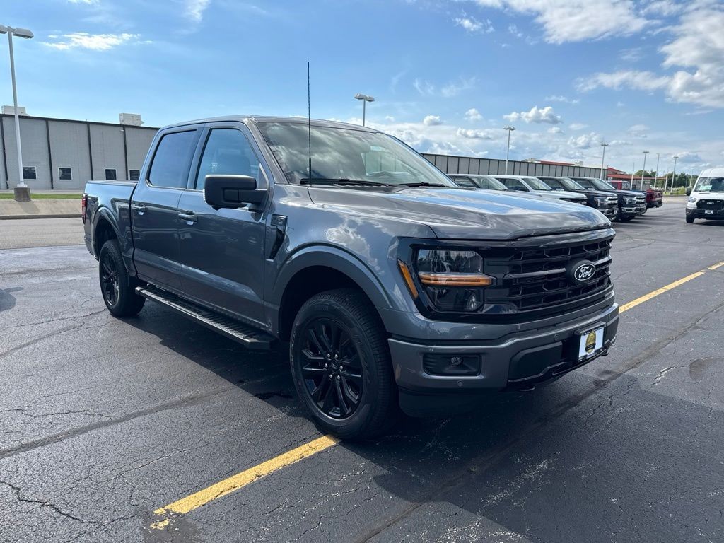 Ford F-150 Vehicle Full-screen Gallery Image 8