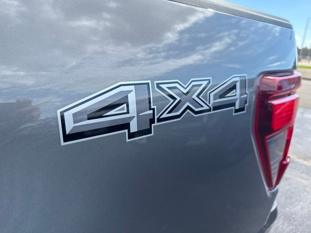 Ford F-150 Vehicle Full-screen Gallery Image 10