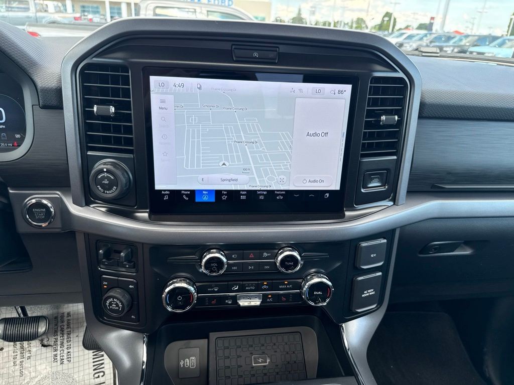 Ford F-150 Vehicle Full-screen Gallery Image 21