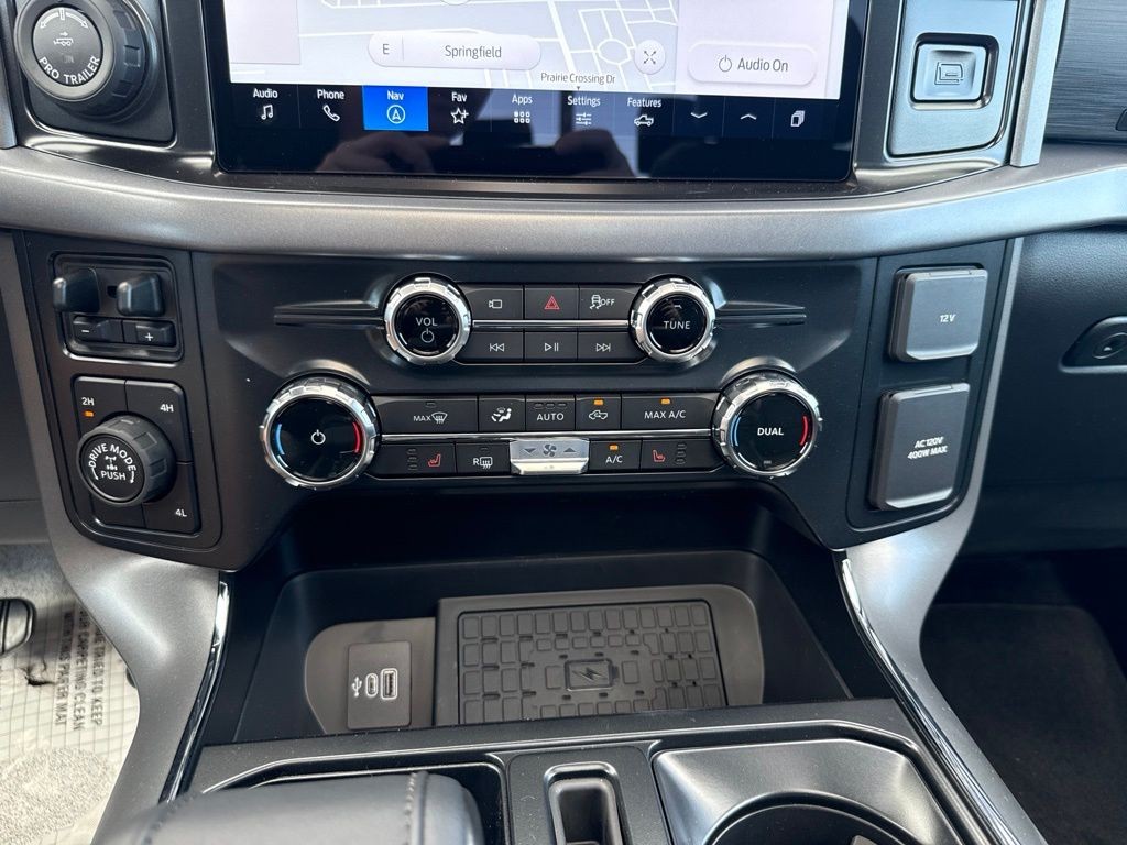 Ford F-150 Vehicle Full-screen Gallery Image 23