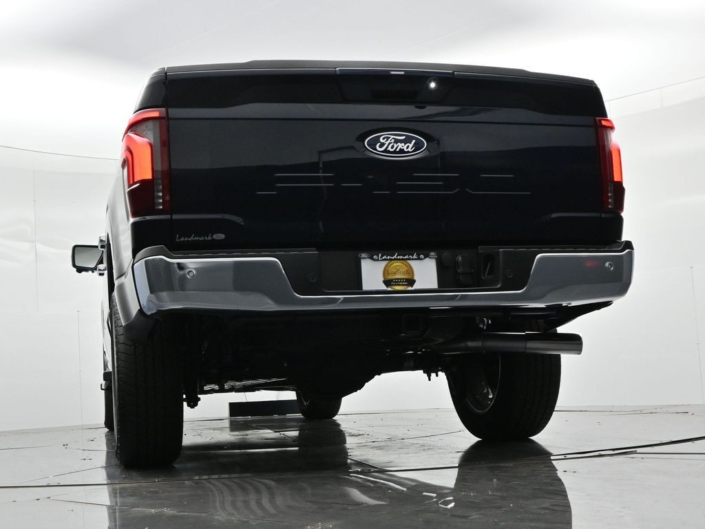 Ford F-150 Vehicle Full-screen Gallery Image 23