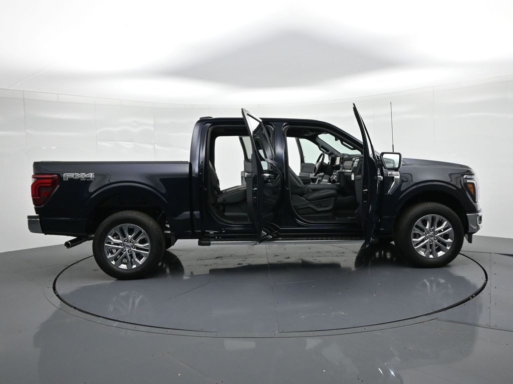 Ford F-150 Vehicle Full-screen Gallery Image 26