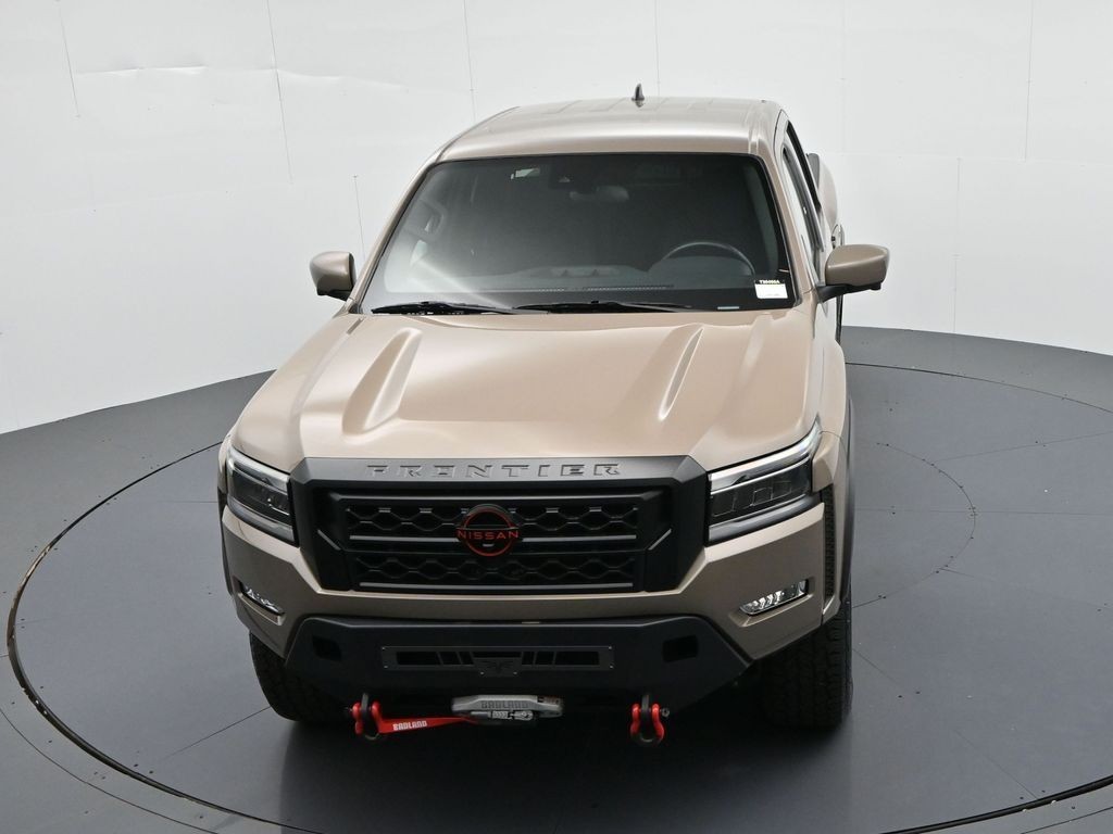 Nissan Frontier Vehicle Full-screen Gallery Image 23
