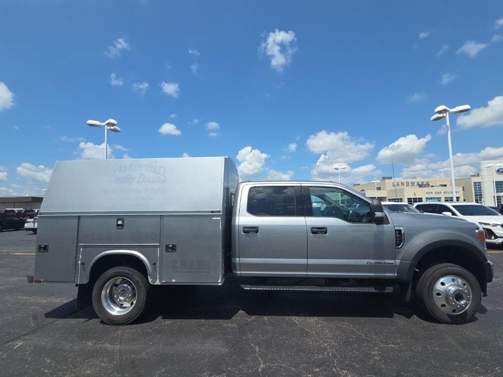 Ford Super Duty F-450 DRW Vehicle Full-screen Gallery Image 9