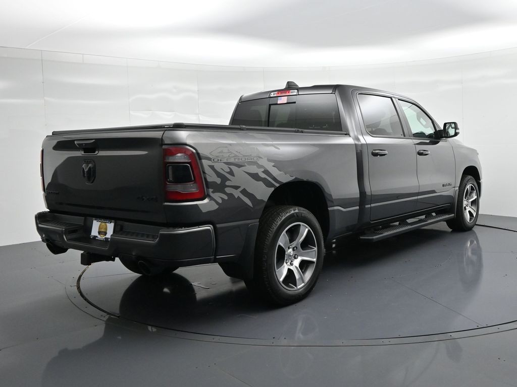 Ram 1500 Vehicle Full-screen Gallery Image 6