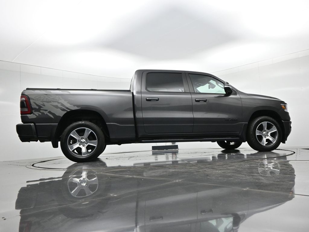 Ram 1500 Vehicle Full-screen Gallery Image 20