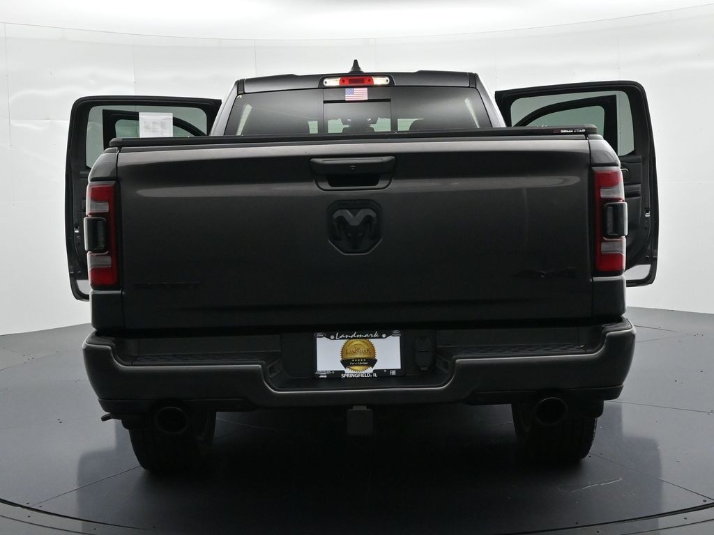 Ram 1500 Vehicle Full-screen Gallery Image 24