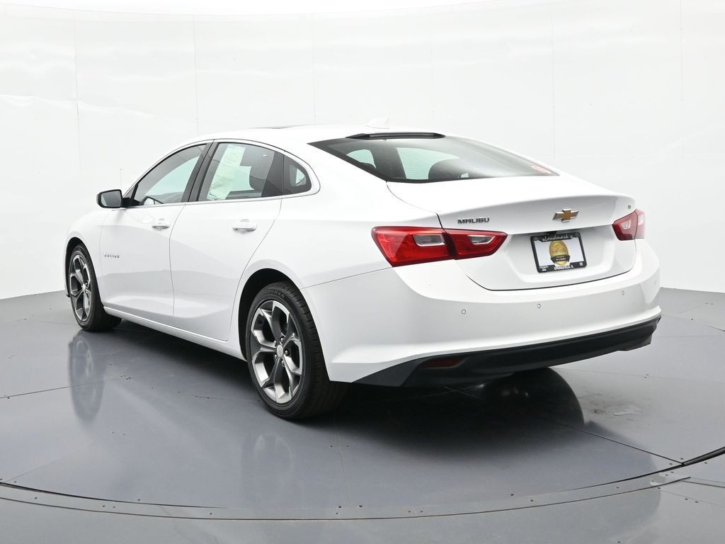 Chevrolet Malibu Vehicle Full-screen Gallery Image 8