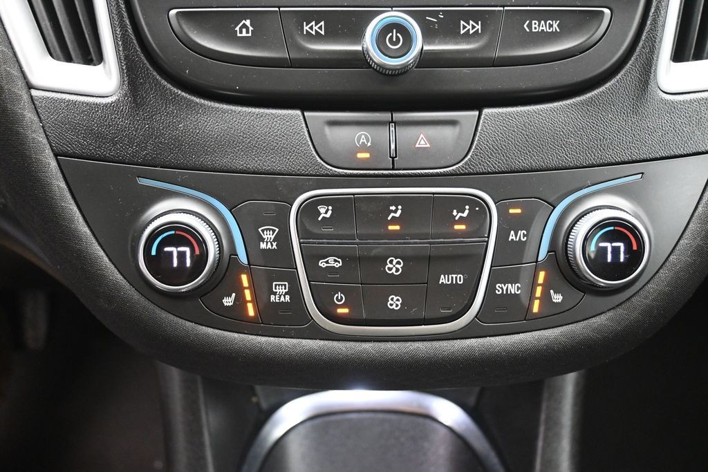 Chevrolet Malibu Vehicle Full-screen Gallery Image 13