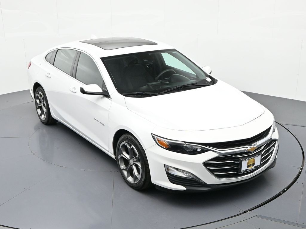Chevrolet Malibu Vehicle Full-screen Gallery Image 21