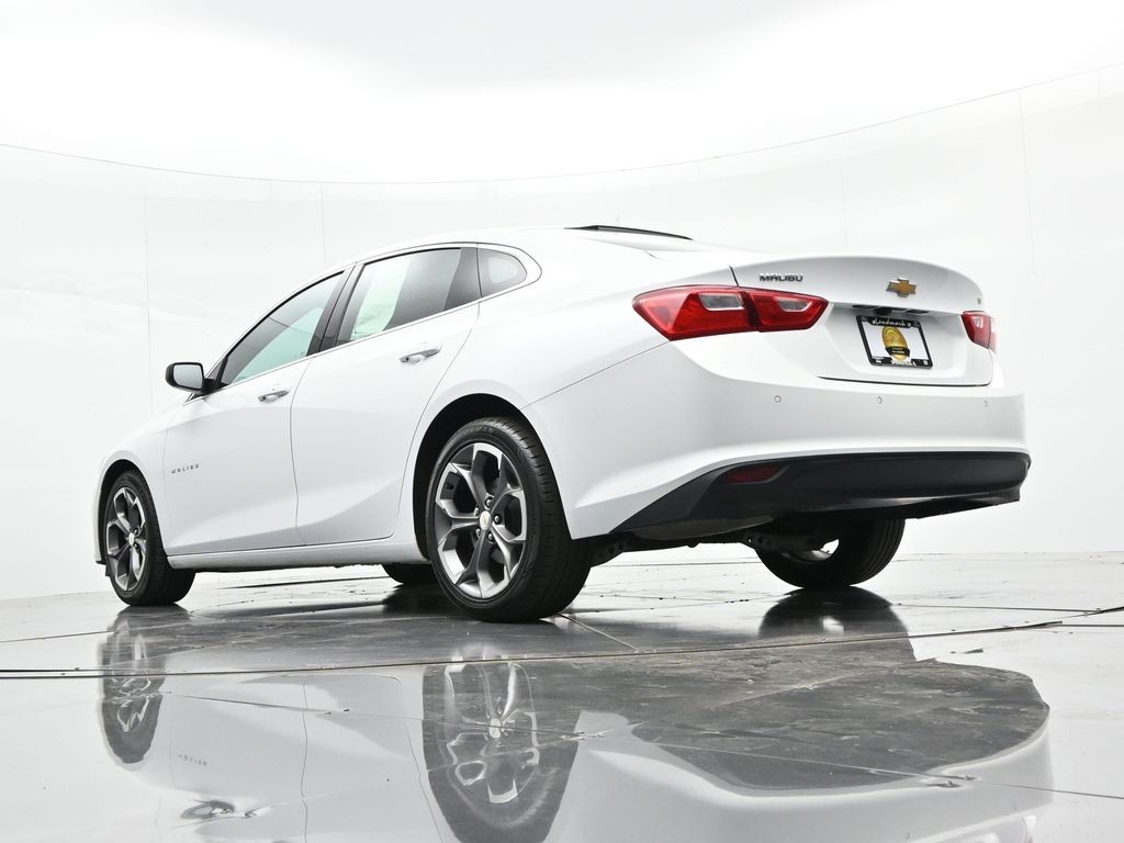 Chevrolet Malibu Vehicle Full-screen Gallery Image 25