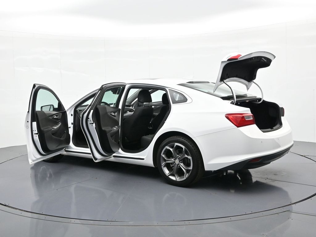Chevrolet Malibu Vehicle Full-screen Gallery Image 30
