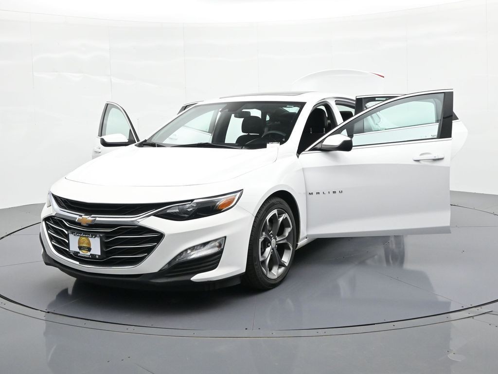 Chevrolet Malibu Vehicle Full-screen Gallery Image 31