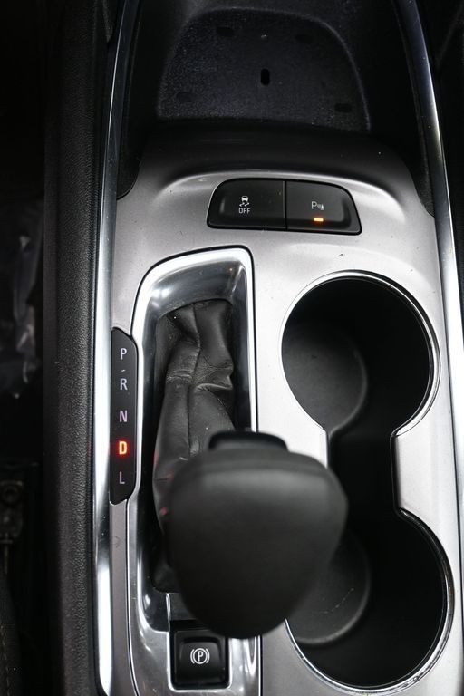 Chevrolet Malibu Vehicle Full-screen Gallery Image 14