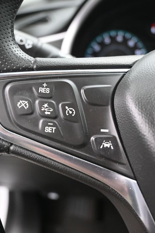 Chevrolet Malibu Vehicle Full-screen Gallery Image 17