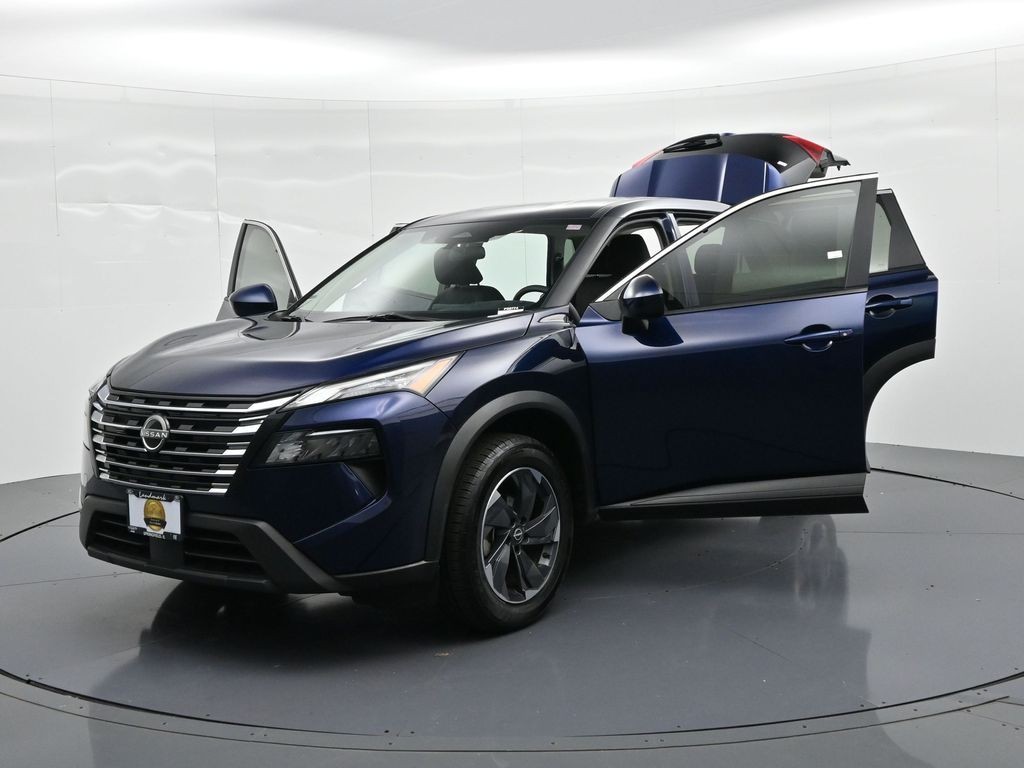 Nissan Rogue Vehicle Full-screen Gallery Image 25