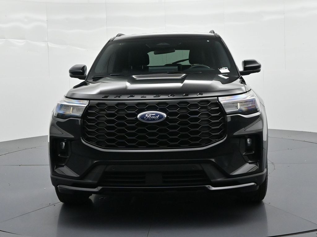 Ford Explorer Vehicle Full-screen Gallery Image 03