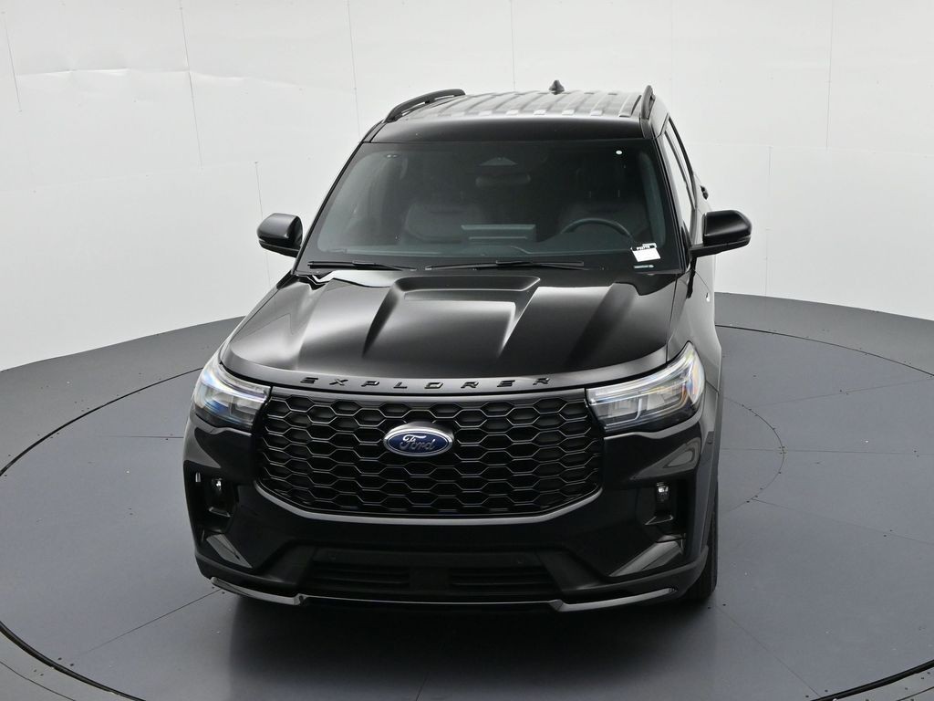 Ford Explorer Vehicle Full-screen Gallery Image 19