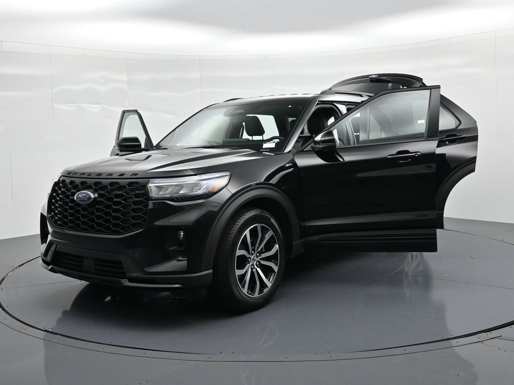 Ford Explorer Vehicle Full-screen Gallery Image 28