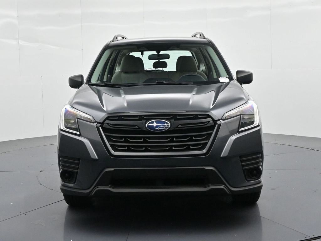 Subaru Forester Vehicle Full-screen Gallery Image 3