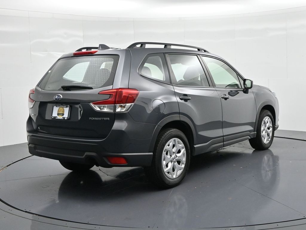 Subaru Forester Vehicle Full-screen Gallery Image 6